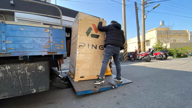 購買PING 3D列印設備會以新機完整包裝出貨