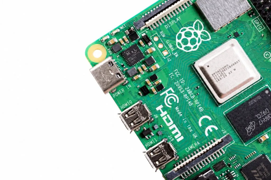 英國製 Raspberry Pi 4 控制主板，非紅供應鏈關鍵零組件